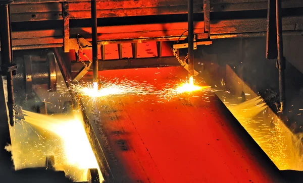 Hot metal cutting — Stock Photo, Image