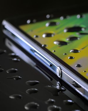 su geçirmez akıllı telefon