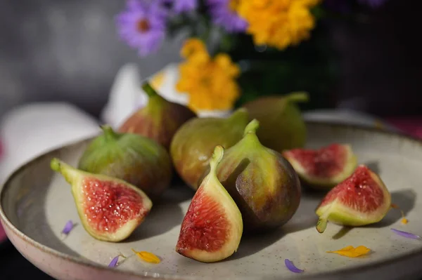 Figs Fruits Placed Small Plate Table Tablecloth Sunshine — Stock Fotó