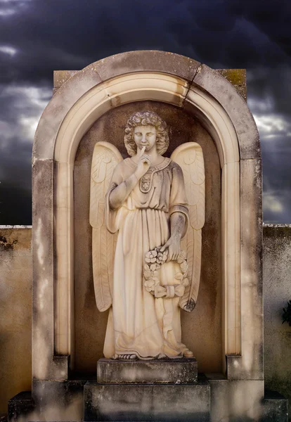 Angel stone in the cemetery — Stock Photo, Image