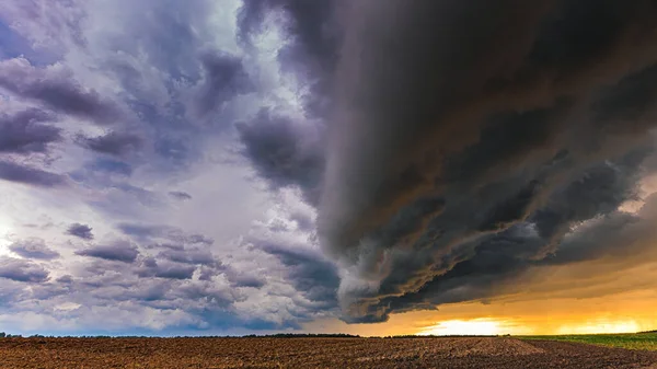 Badai petir dengan awan rak, musim panas, Lithuania — Stok Foto