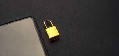 Akıllı telefon ve kilitli telefon kullanımı yasaklandı