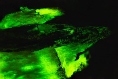 Kollarındaki ahşap karanlıkta parlayan, benzersiz arka plan dokusu