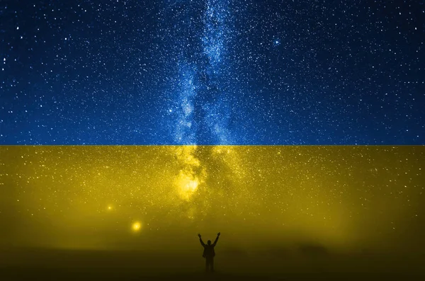 Drapeau national ukrainien avec étoiles, concept de liberté de guerre — Photo