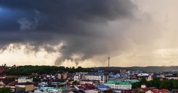 Sturm Über Der Stadt Vilnius Litauen Klimaschutzkonzept Film — Stockvideo