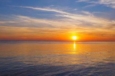 Baltık Denizi 'nde gün batımı.