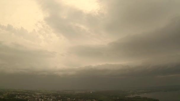 Şehir Üzerinde Hareket Eden Raf Bulutu Fırtına Bulutu Litvanya Iklim — Stok video