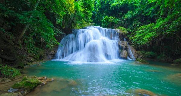 Cascada de Erawan, Kanchanaburi, Tailandia — Foto de Stock