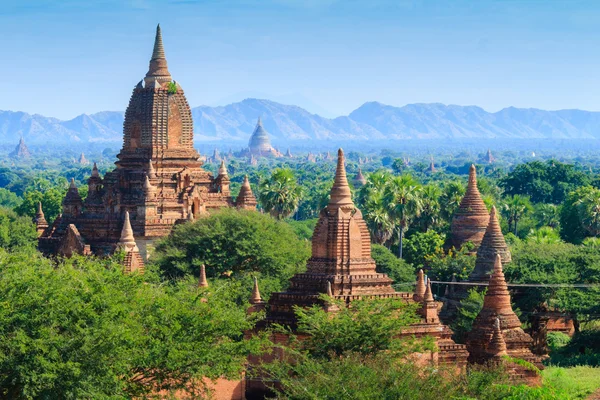 Świątynie Bagan o wschodzie słońca, Bagan, Myanmar — Zdjęcie stockowe