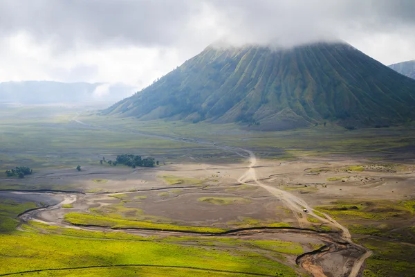 Sökvägen till mount bromo vulkan, surabuya, östra java, Indonesien — Stockfoto