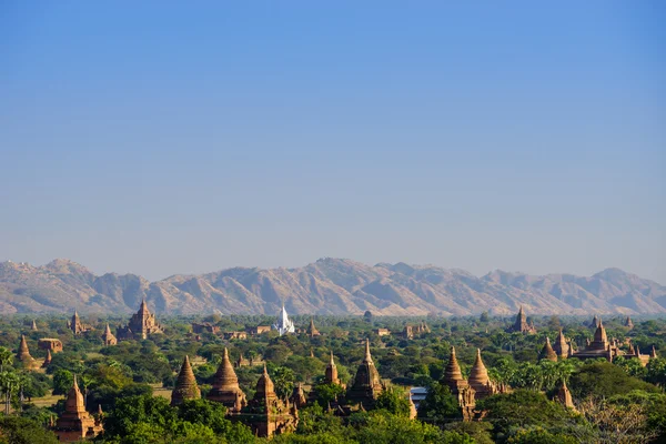 Świątynie Bagan o wschodzie słońca, Bagan, Myanmar — Zdjęcie stockowe