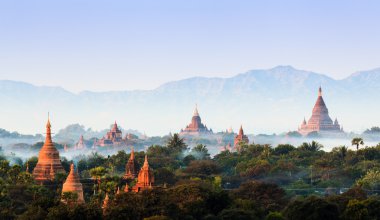 Panorama bagan gündoğumu, bagan, myanmar tapınakları 
