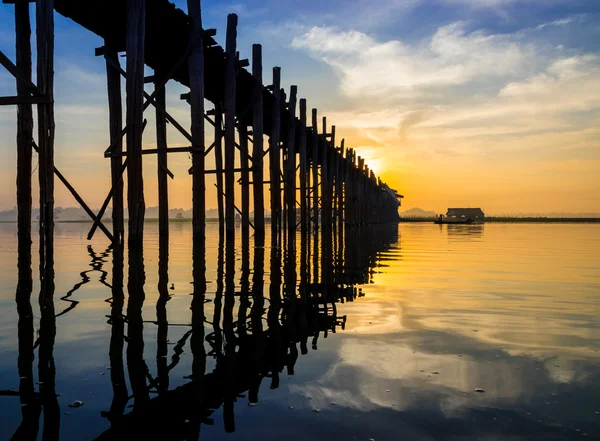 Ubein Bridge at sunrise, Mandalay, Myanmar — Stock Photo, Image