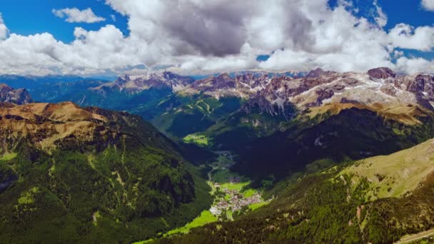 Zeitraffer Beweglicher Wolken Über Campitello Fassa Einer Gemeinde Trentino Italien — Stockvideo