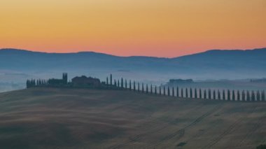 4K Timelapse Gün Doğumu Tuscany kırsalında, İtalya