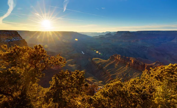 美国亚利桑那州日出时的大峡谷国家公园 — 图库照片