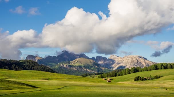 Time Lapse Rolling Clouds Langkofel View Seiser Alm Dolomites Itália — Vídeo de Stock