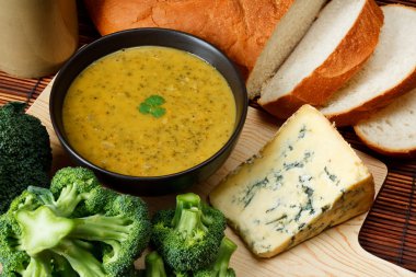 Stilton ve brokoli çorbası