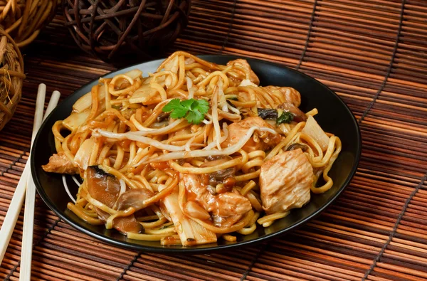 Pollo chow mein — Foto Stock