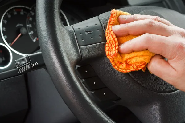 Valeting the car — Stock Photo, Image