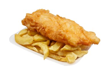 Balık ve cips içinde tepsi