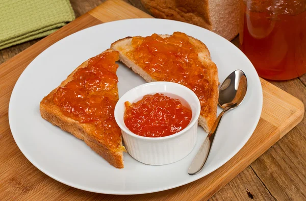 Marmelad på toast — Stockfoto