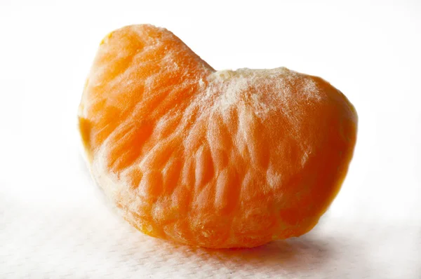 Кусочек мандарина — стоковое фото