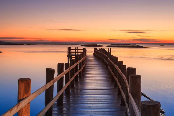 Amazing Romantic View Pier Sunset Serene Landscape Lake Colorful Sunset — Stock Photo, Image