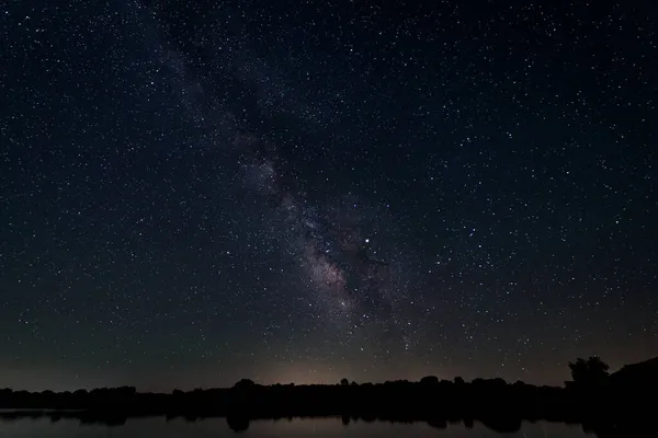 Photographie Nocturne Avec Voie Lactée Dans Zone Naturelle Barruecos Estrémadure Image En Vente
