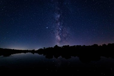 Barruecos 'un Doğal Alanı' nda gece fotoğrafçılığı. Extremadura. İspanya.