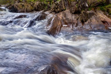 Bracklinn Şelaleleri, İskoçya 'nın Callander şehrinin kuzeydoğusunda, nehrin Highland Sınır Fay hattını geçtiği yerde yer alan bir dizi şelaledir. Bracklinn Şelalesi köprüsünde küçük güzel bir şelale bulunmaktadır.