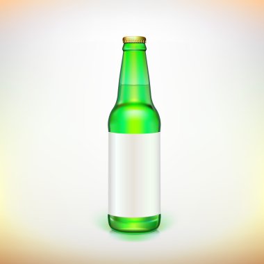 cam yeşil bira şişesi ve etiket. ürün paketleme.