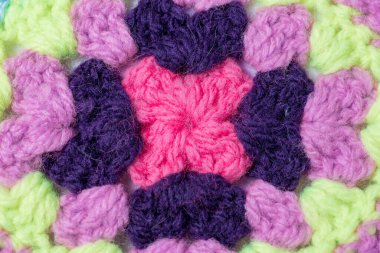 Örgü yün giysiler, el yapımı. Yakın plan.