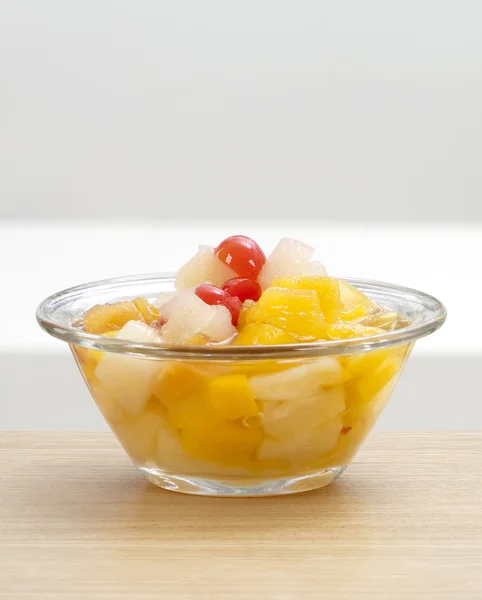 Şurup meyve salatası