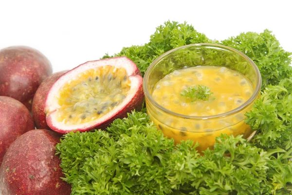 Passion fruit juice with parsley,healty fruit and vegetable — Stock Photo, Image