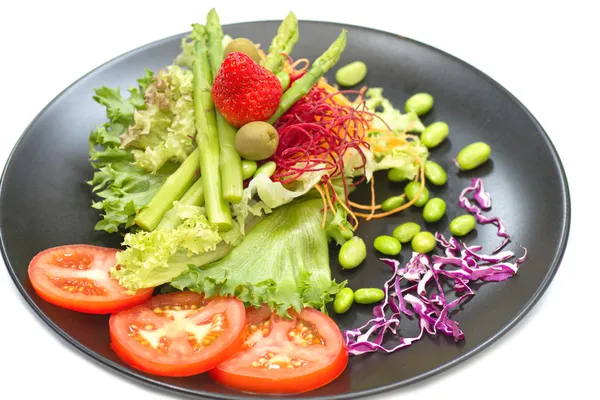 Cerca de ensalada vetgetable y fruta, alimentos de fusión — Foto de Stock