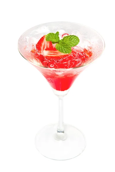 Soda italien aux fraises avec feuille de menthe — Photo