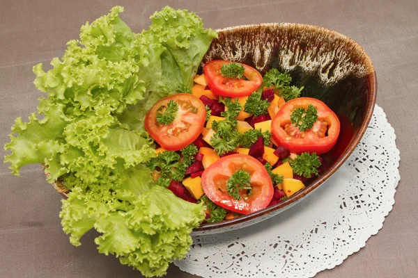 Vegetarischer Rote-Bete-Butternuss-Kürbissalat, Gesundheitsmix ve — Stockfoto