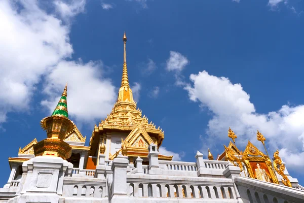 Arquitectura tailandesa: Wat Trimit Bangkok, Tailandia — Foto de Stock