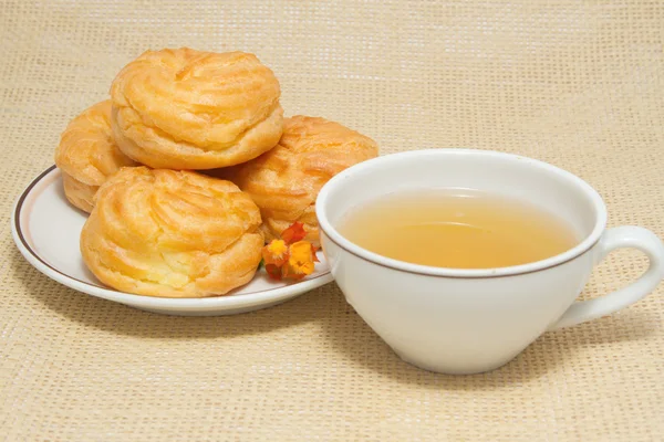 Snídaně, chutné zákusky a Citronový čaj — Stock fotografie
