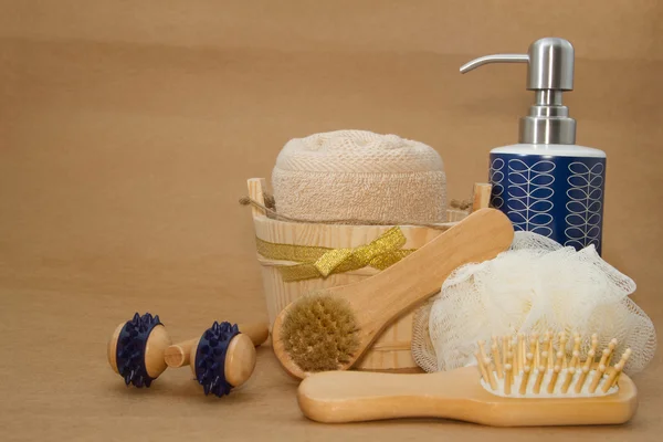 Wooden bucket with SPA accessories — Stock Photo, Image