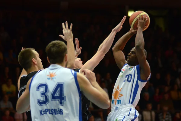 Kaposvar - Pecs basketball game — Stock Photo, Image