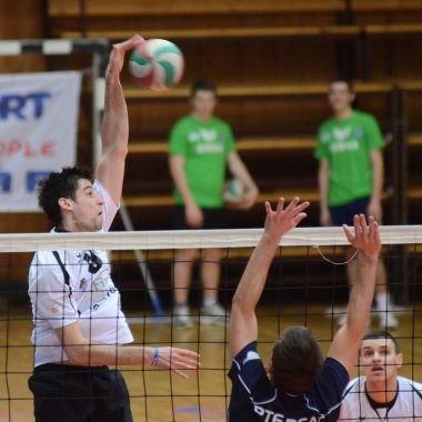 Kaposvar - sanayi ve ticaret peac Voleybol oyunu