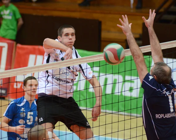 Kaposvar - Jeu de volleyball PTE-PEAC — Photo