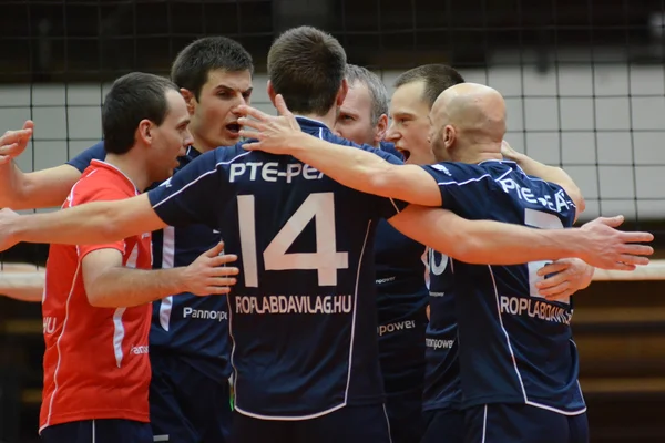 Kaposvar - Jeu de volleyball PTE-PEAC — Photo