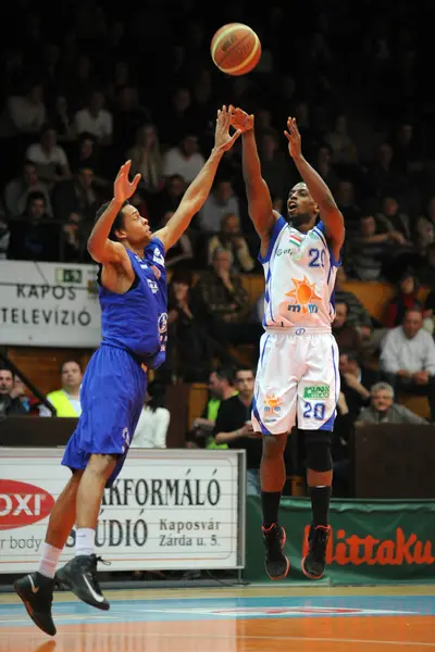 Kaposvár - sopron basketbal hra — Stock fotografie