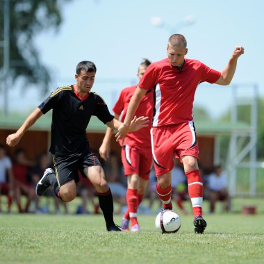 nagybajom - liceul sportiv altında 18 futbol oyunu