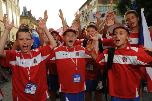 Uroczyste otwarcie festiwalu piłki nożnej młodzieży — Zdjęcie stockowe