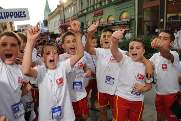 Uroczyste otwarcie festiwalu piłki nożnej młodzieży — Zdjęcie stockowe