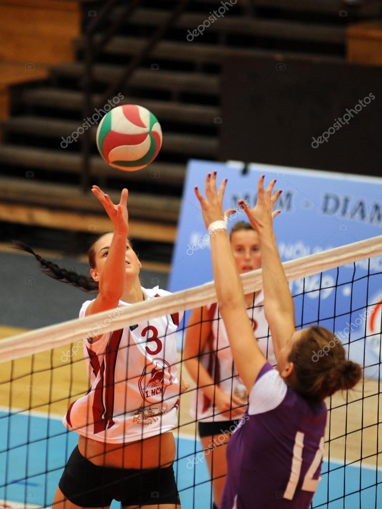Kaposvar - Jeu de volley-ball Ujpest — Photo éditoriale ...